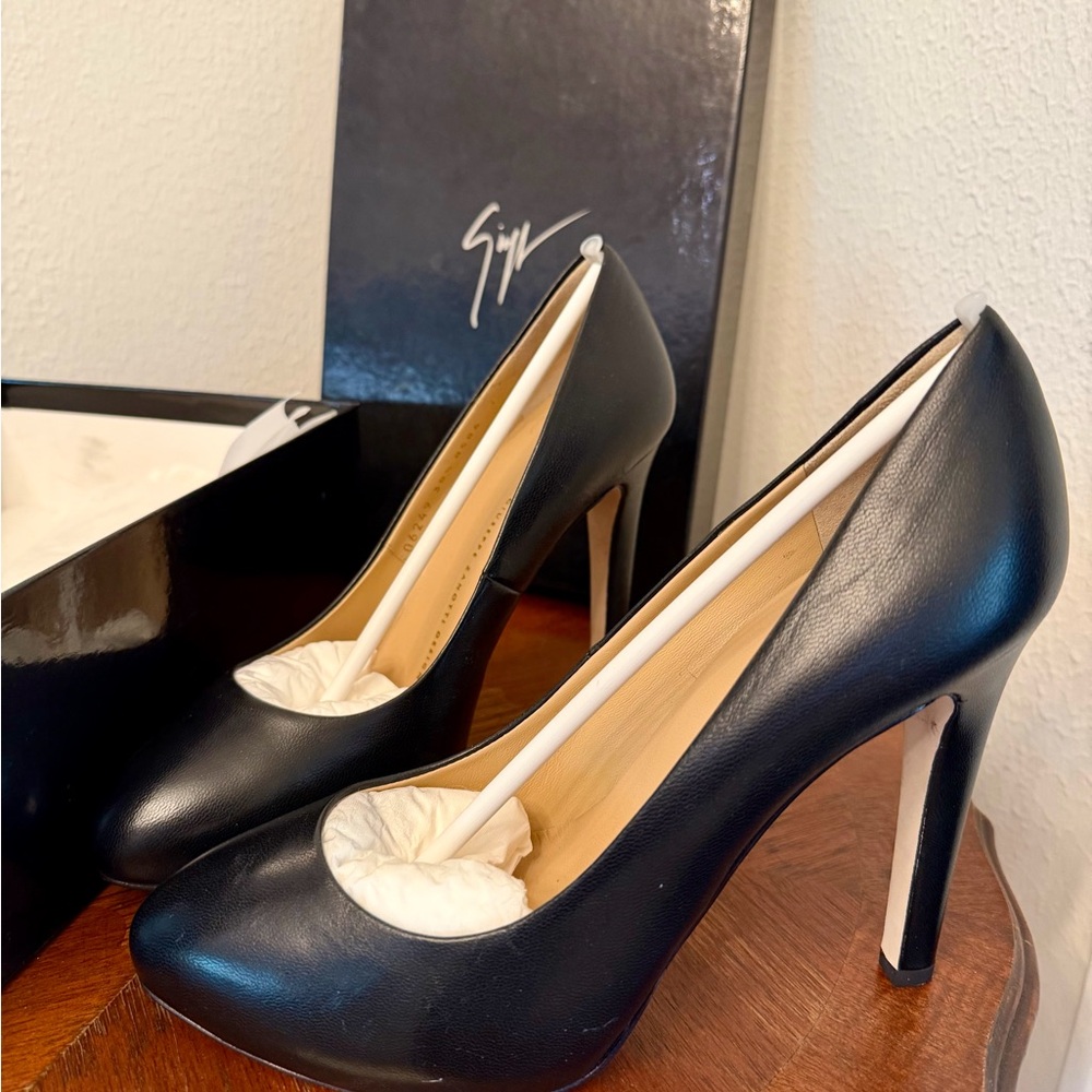 Giuseppe Zanotti Elegant Black Leather Heels